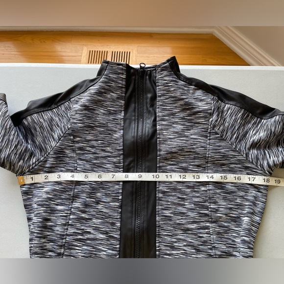 Snow Angels size small zip up athleisure jacket pockets casual lounge outerwear - Picture 16 of 17